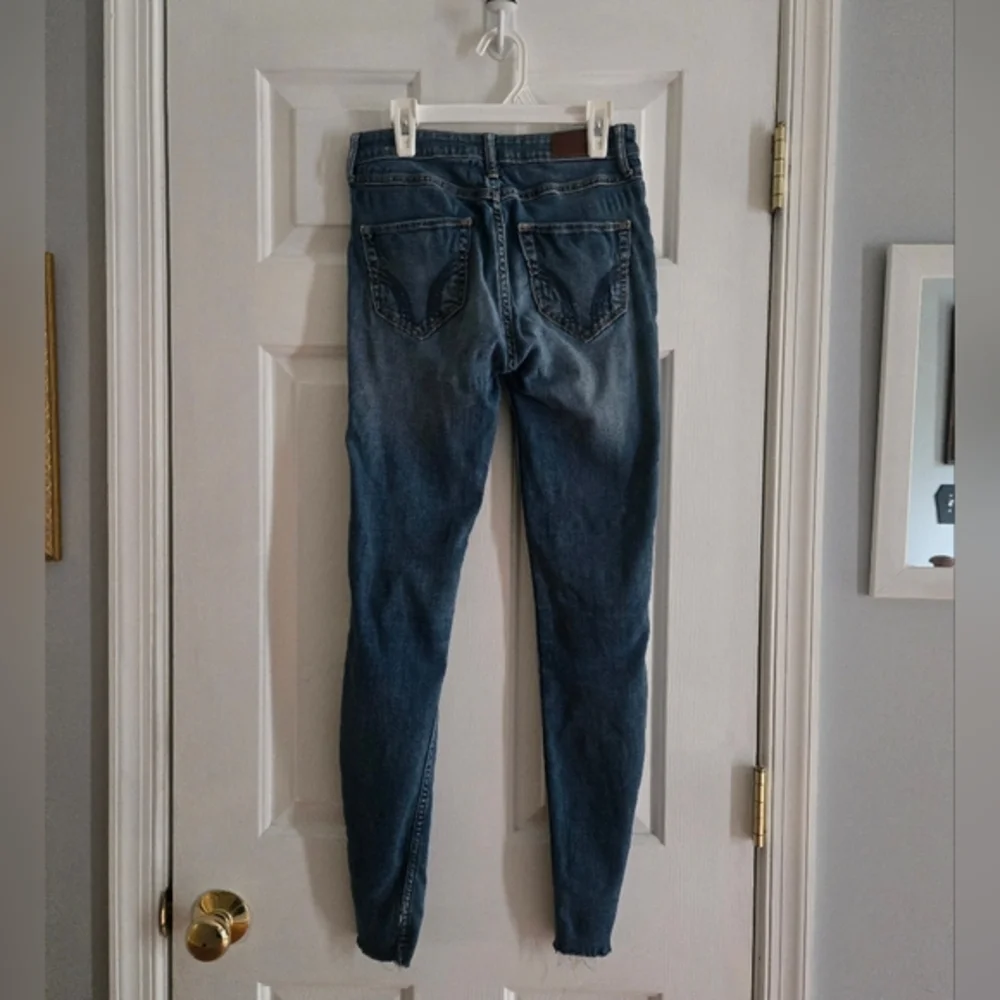Women's Distressed Hollister Blue Jeans 1R